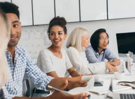 Les liens de famille qui vont au-delà du sang : découvrez les relations surprenantes qui unissent les gens !